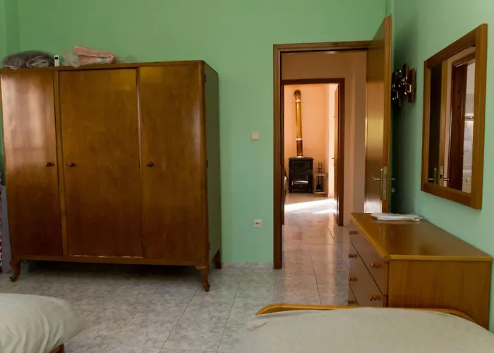 Lägenhet Adam's House Tríkala